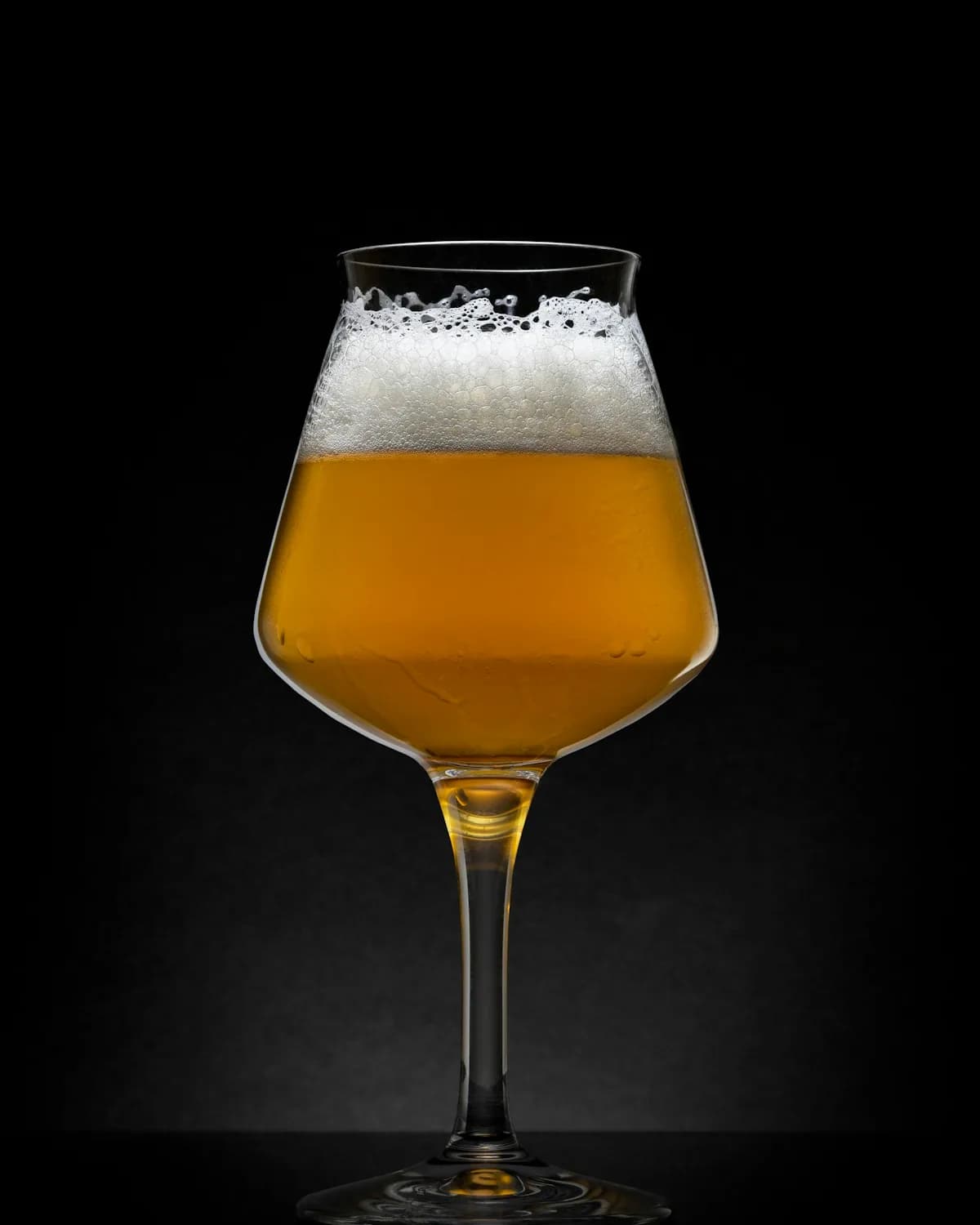 Glas naturtrübes Bier, sinnbildlich für unsere Bierauswahl